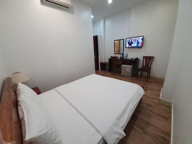 Minh Khue Hotel Vinh Long Exterior photo