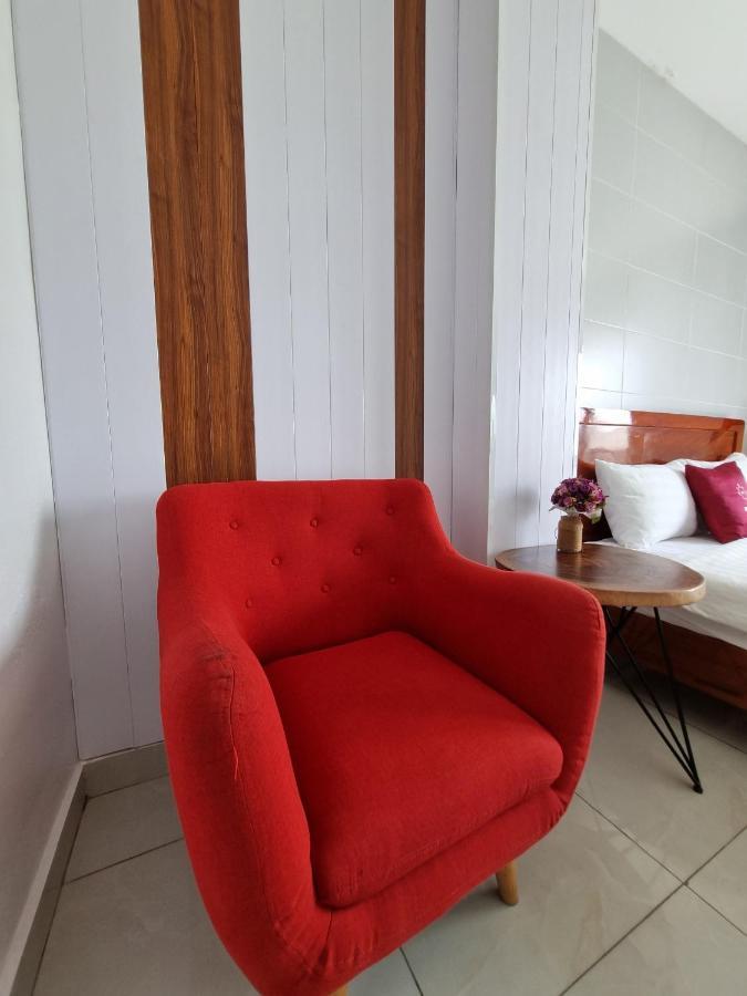 Minh Khue Hotel Vinh Long Exterior photo