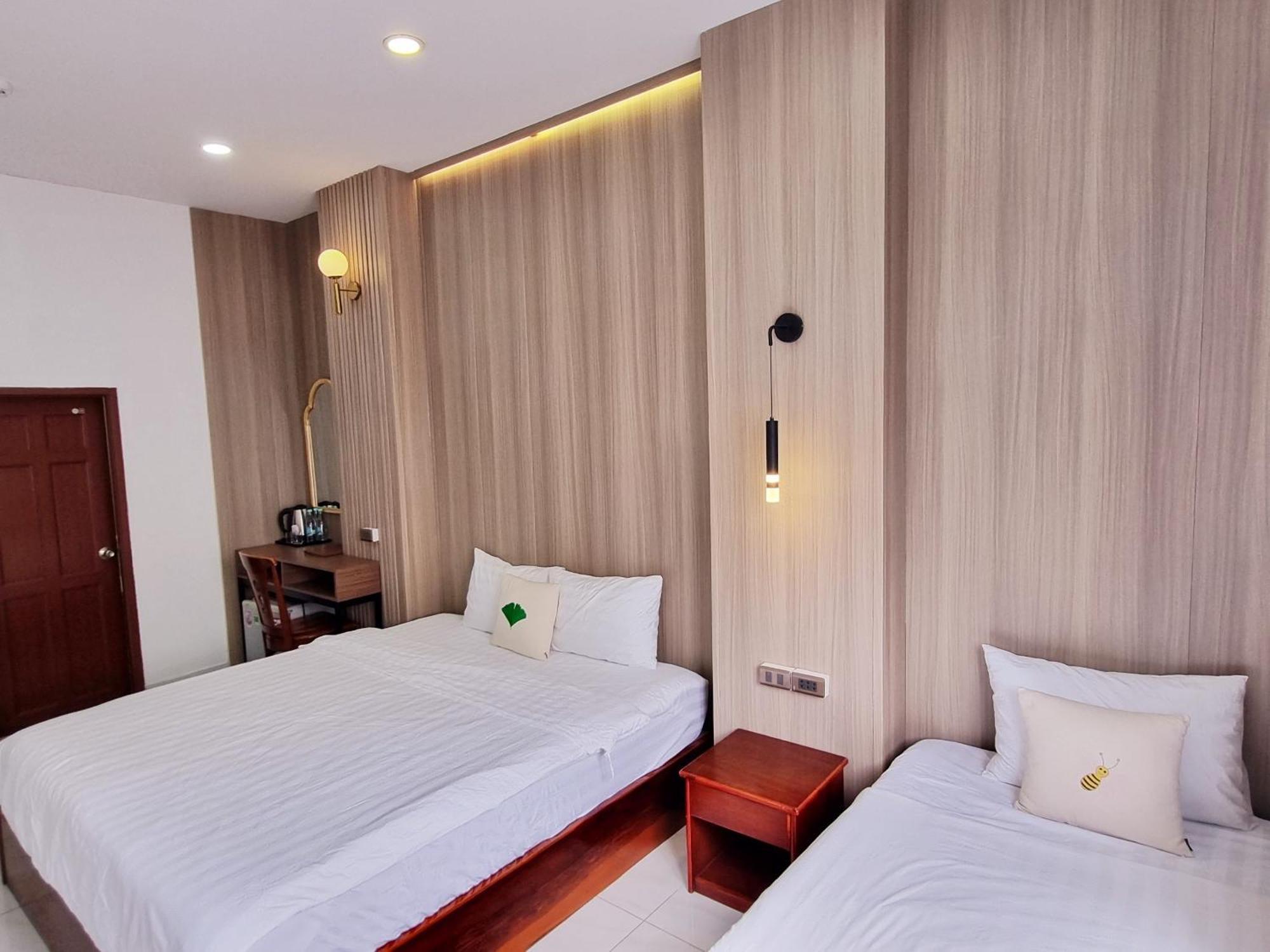Minh Khue Hotel Vinh Long Exterior photo