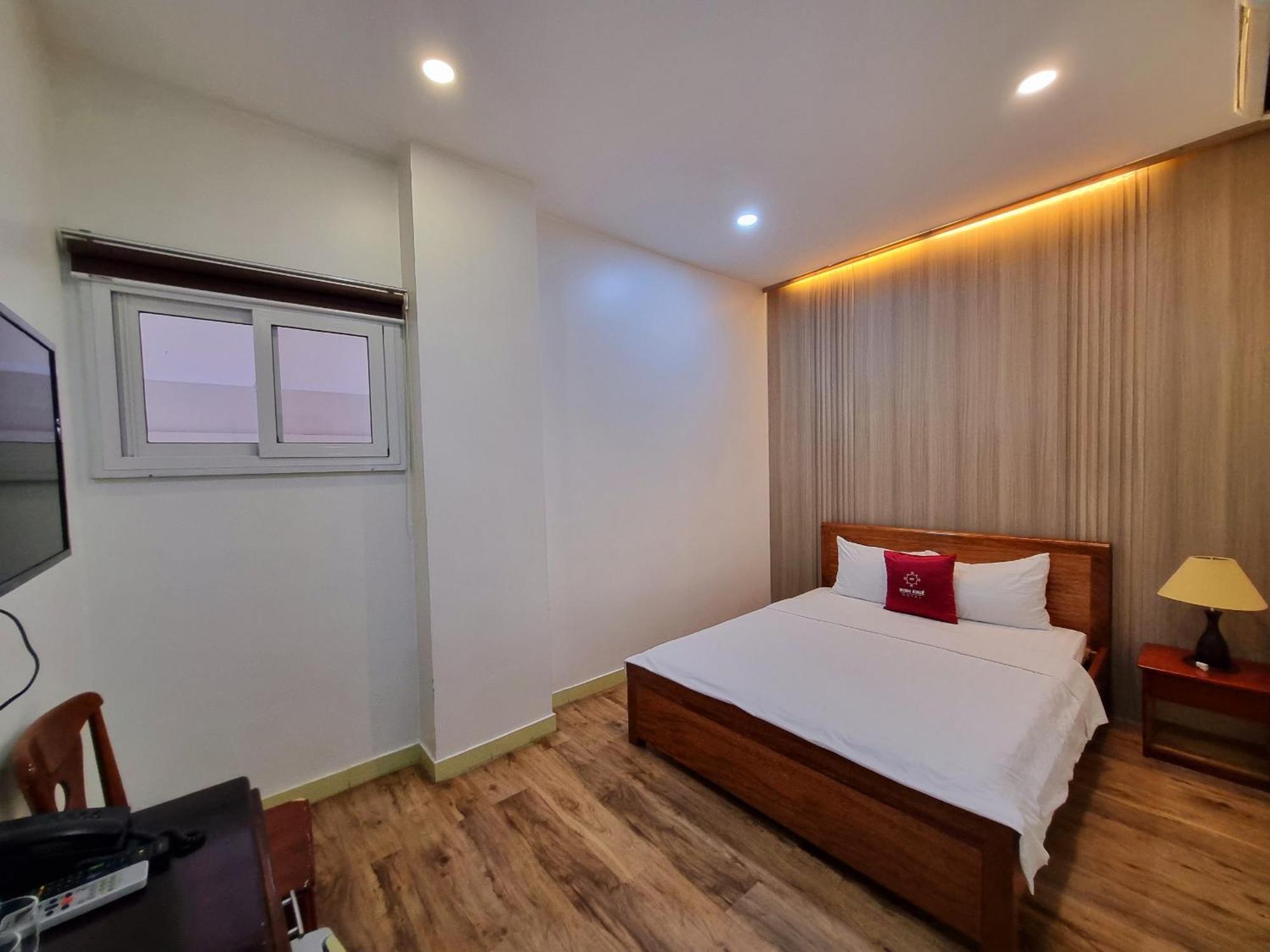Minh Khue Hotel Vinh Long Exterior photo