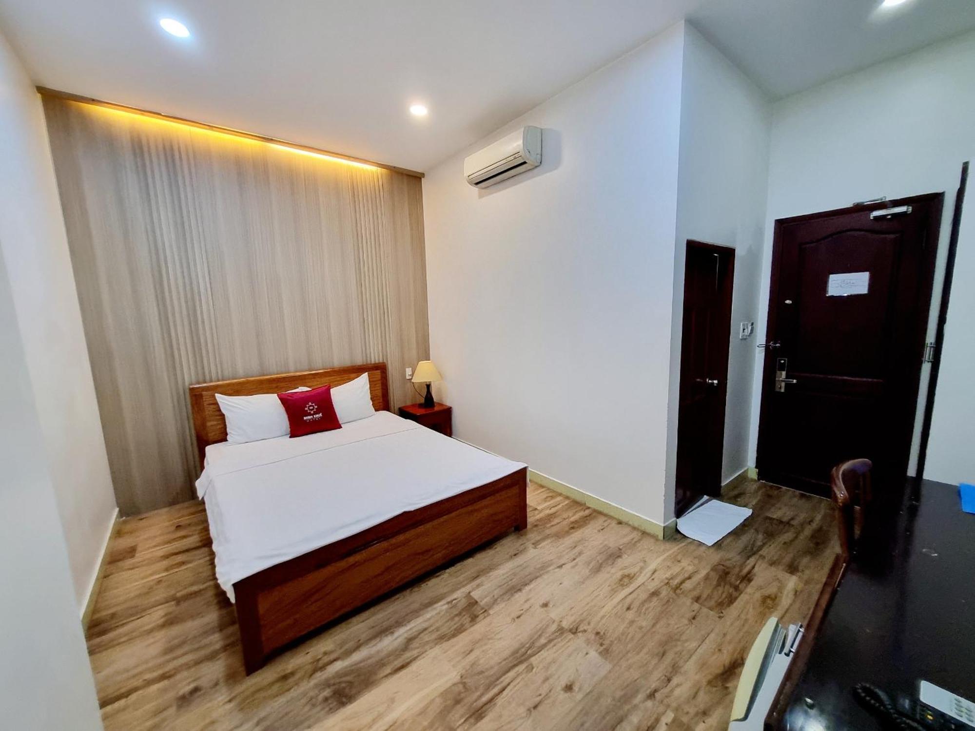 Minh Khue Hotel Vinh Long Exterior photo