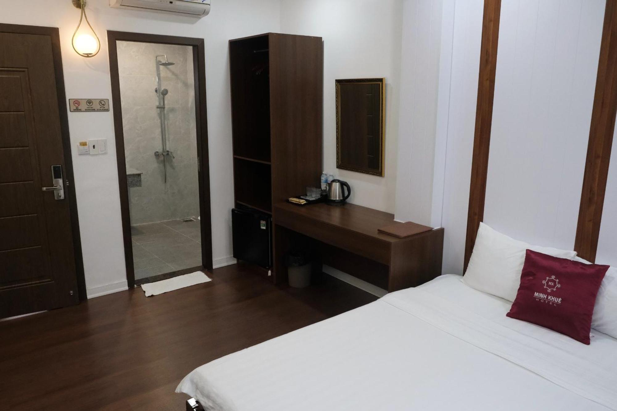 Minh Khue Hotel Vinh Long Exterior photo